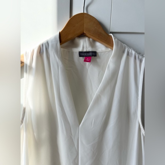 VINCE CAMUTO Women's Sleeveless V-neck Blouse size Small - Picture 4 of 9